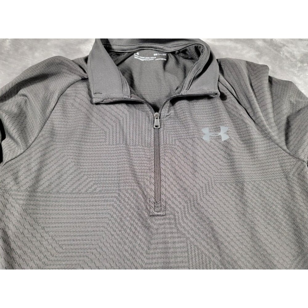 Under Armour 1/4 zip Pullover vented Small Gray Pullover Long Sleeve Perforated